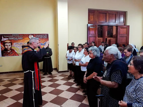 Visita de Fr. Michael Perry, OFM, Ministro General, al Templo Faro del Callao