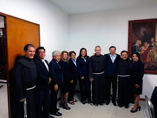 Visita del Ministro General Fr. Michael Perry, OFM al Colegio Particular San Antonio de Padua