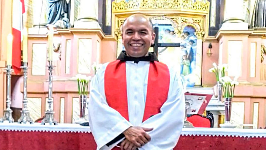 Aniversario sacerdotal de Fray Percy Barrientos OFM